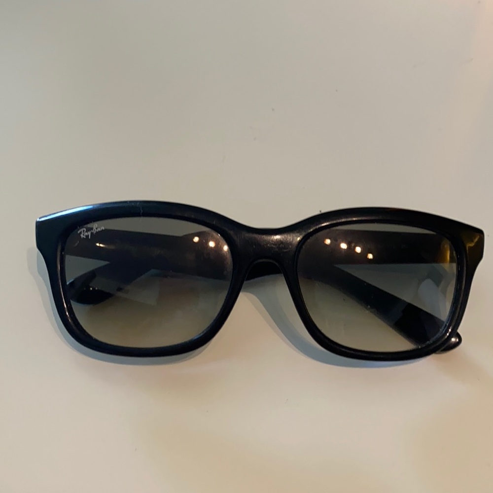 Good condition ray bans
